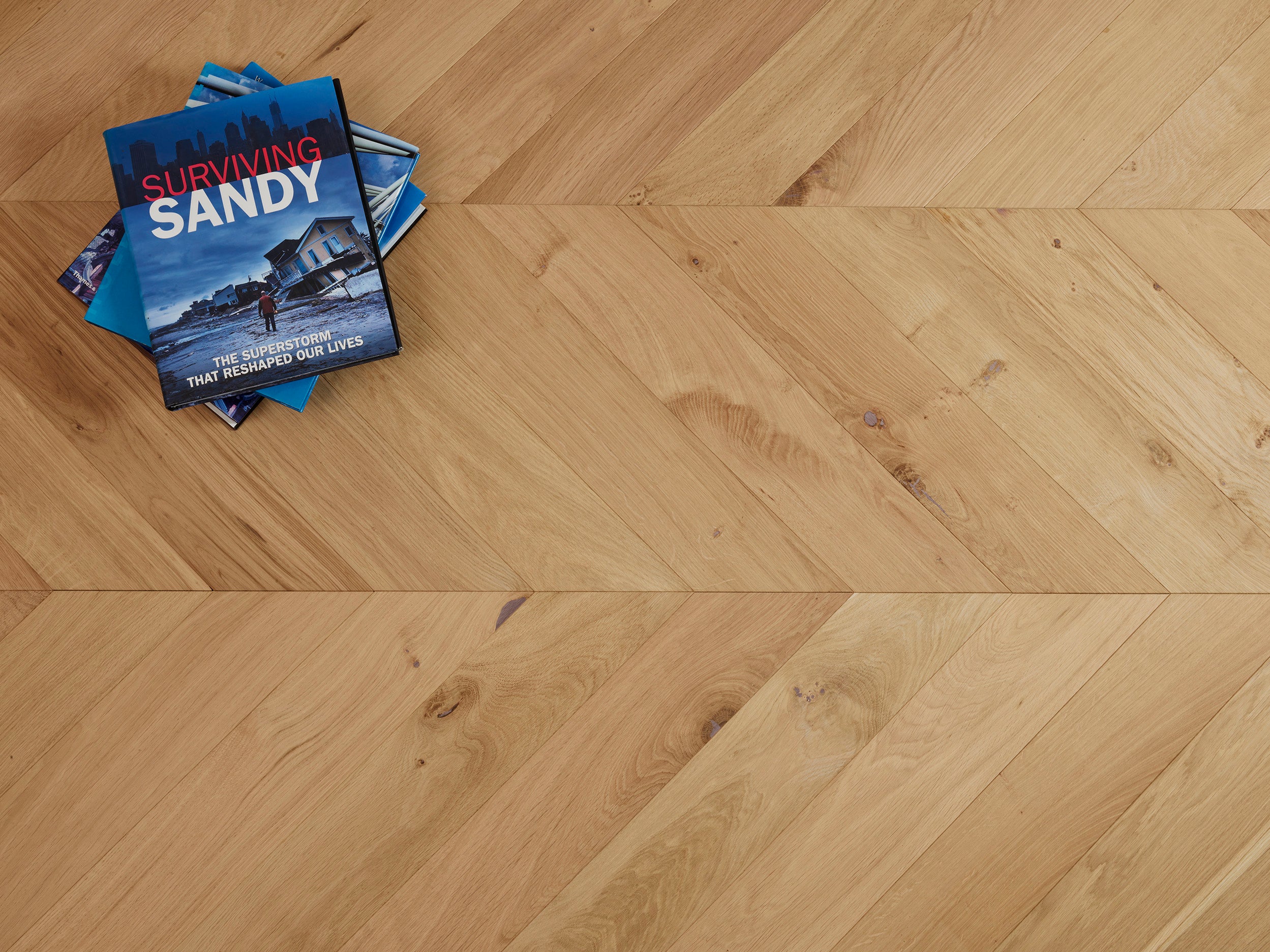 14(3)x90x510mm Chevron Lacquered Select Grade Engineered Oak Flooring - 1.468m2