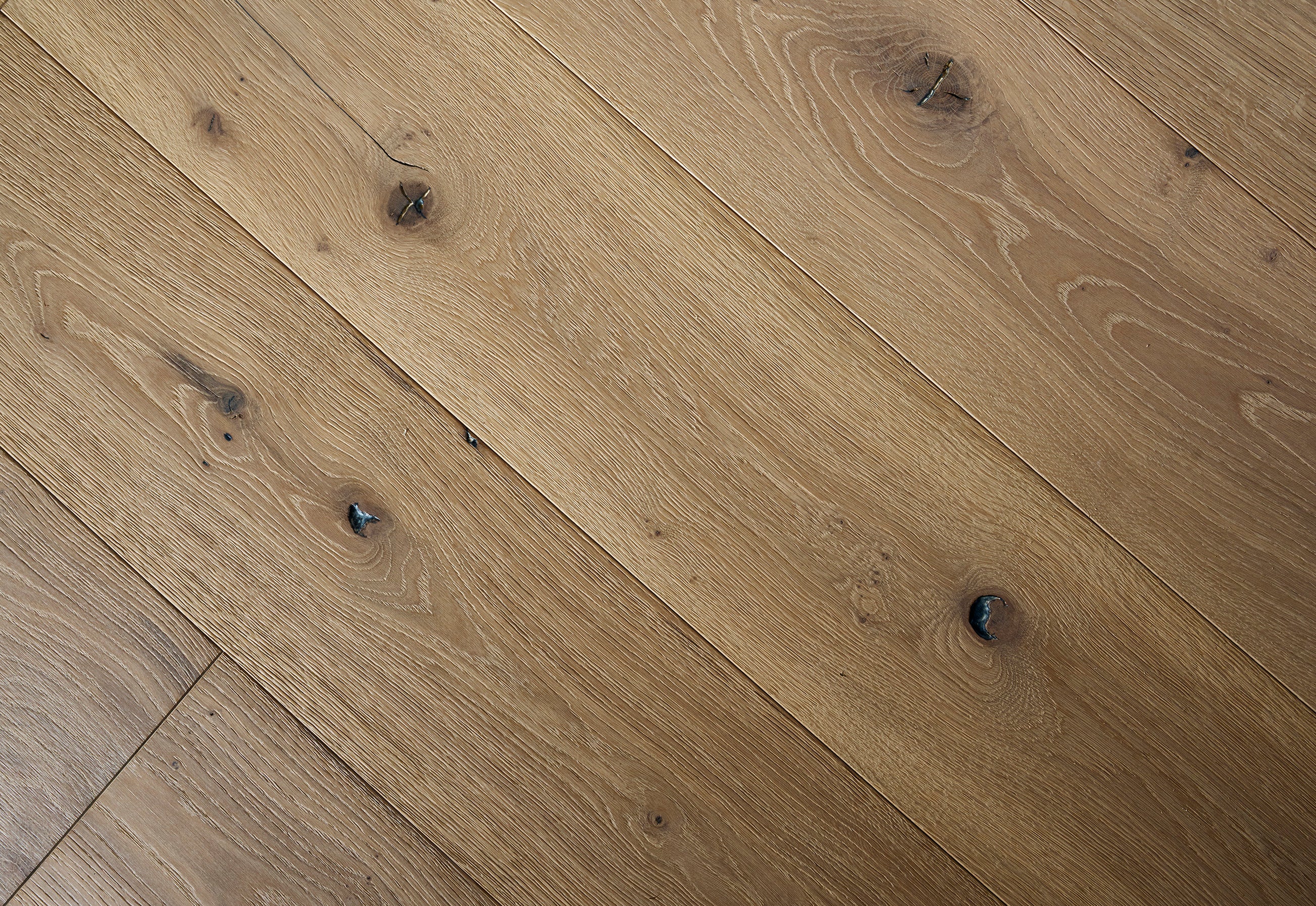 14(3)x220x2200 Brushed Ice White Reactive Stain Sunken Filler Engineered Oak Flooring HEKLA220 - Box Coverage 2.094m2
