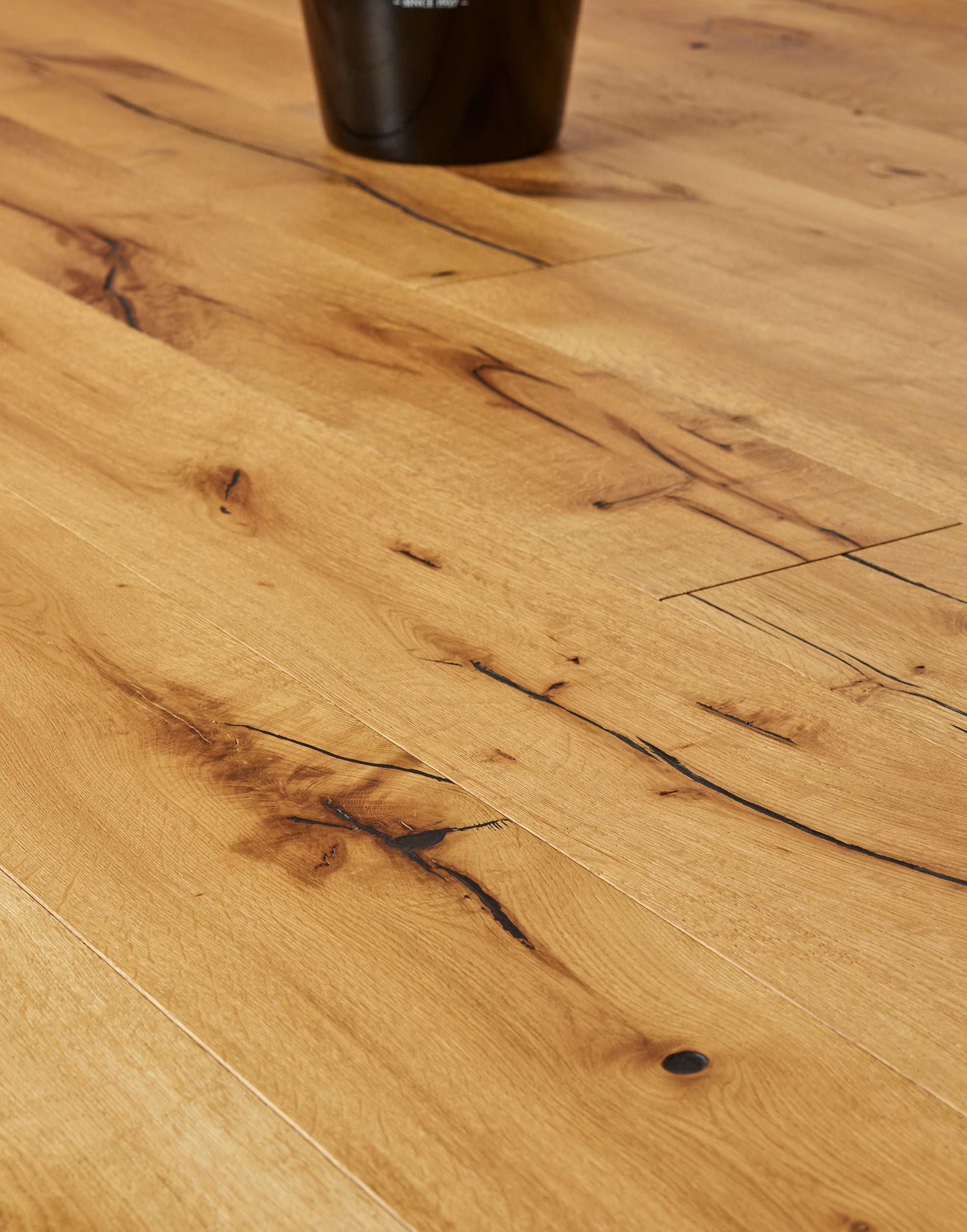 14(3)x190x1900 Brushed Oiled Engineered Oak Flooring L1004