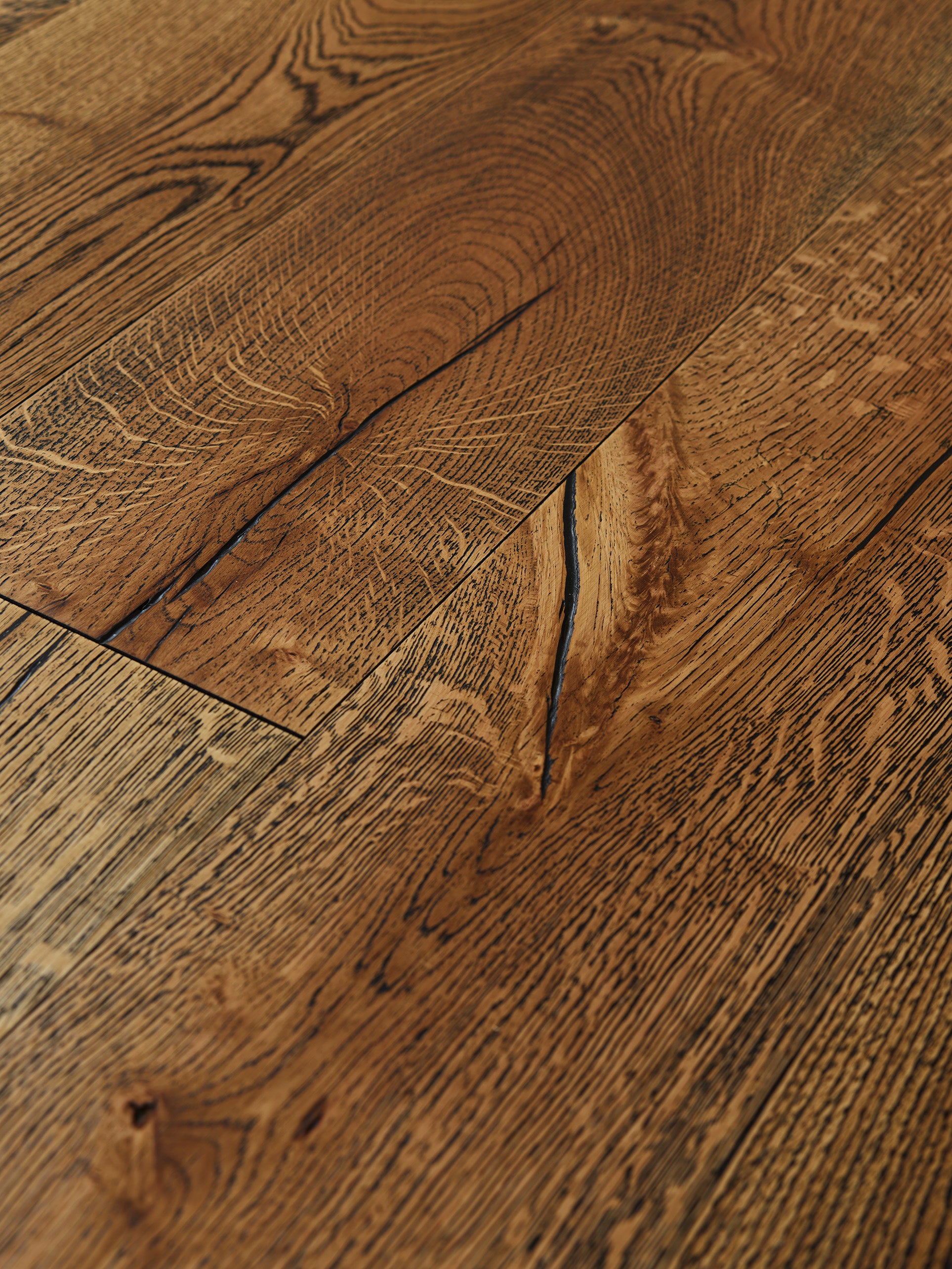 14(3)x190x1900 Brushed Black Grain Engineered Oak Flooring L1006