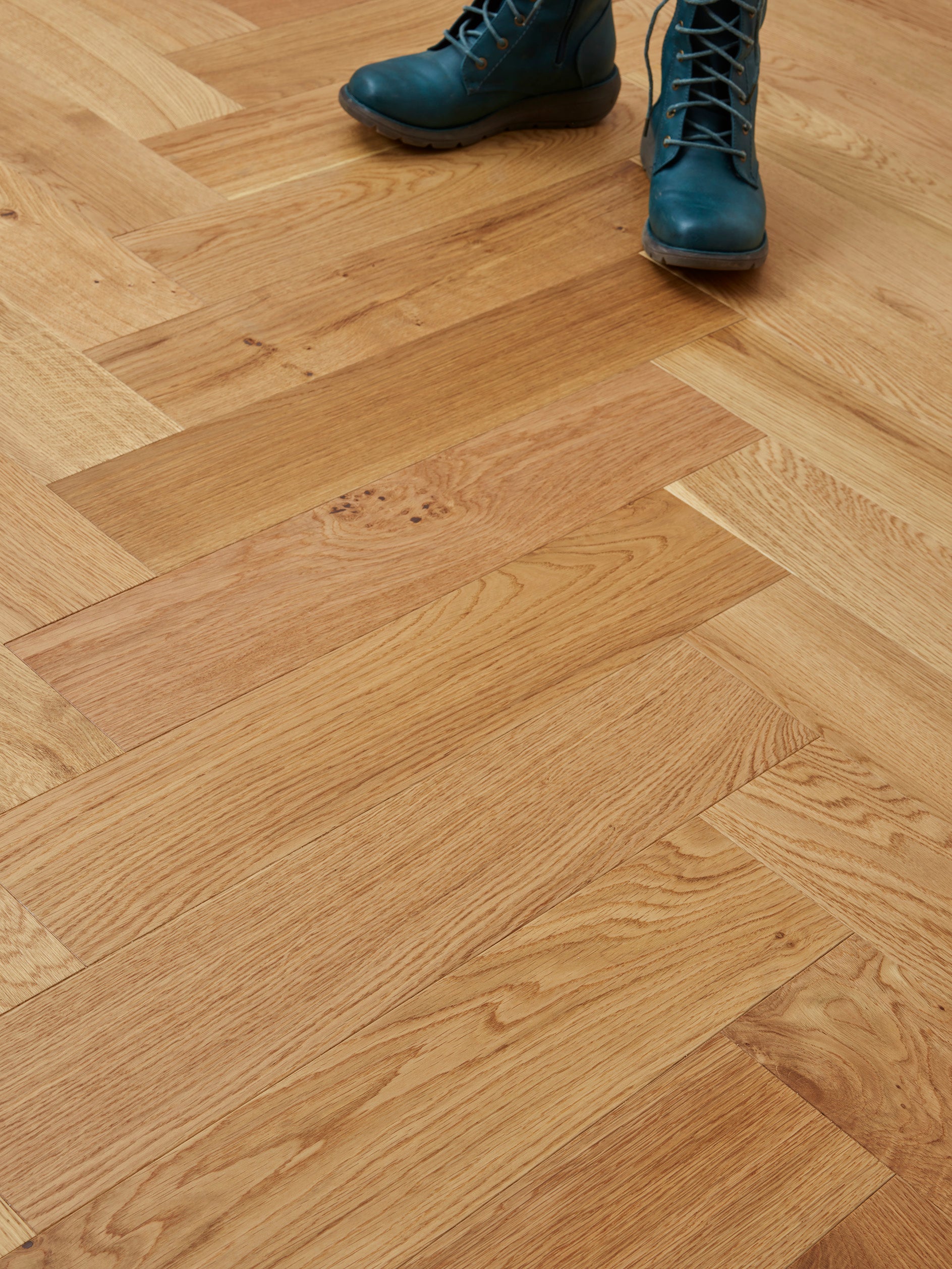 14(3)x90x400 Brushed & Oiled Herringbone Oak Flooring image 0