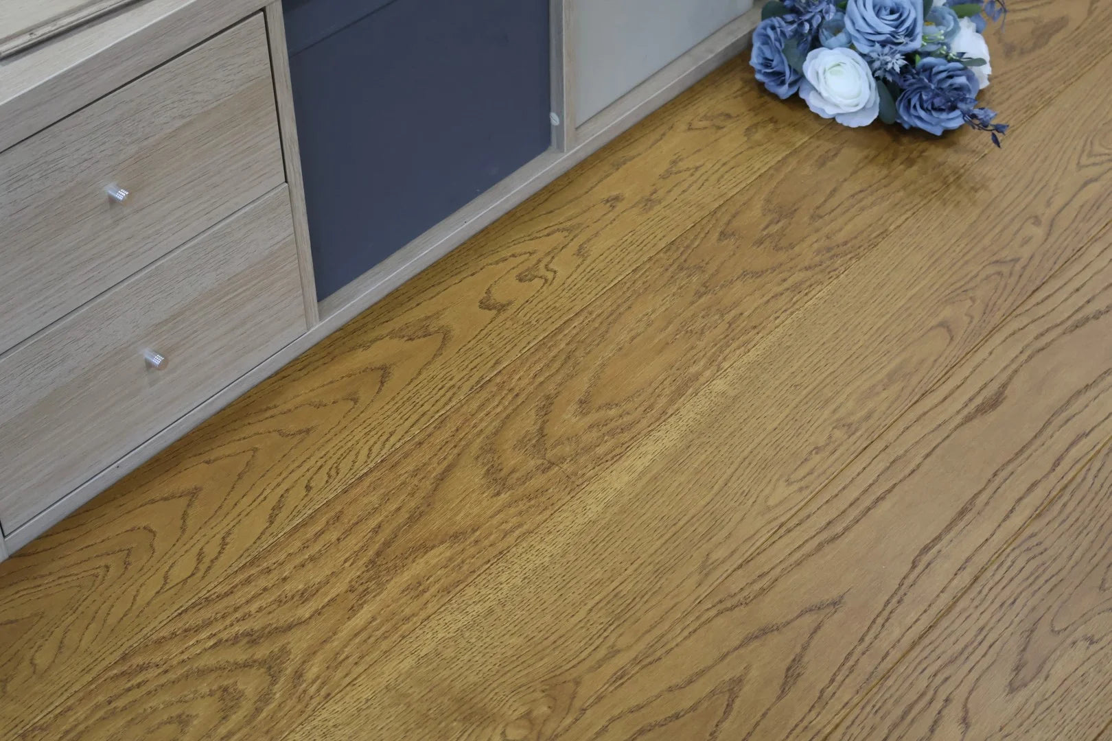 14(3)x190x1900 Golden Wheat (Brushed Lac) Engineered Oak Flooring - Box Coverage 2.888m2