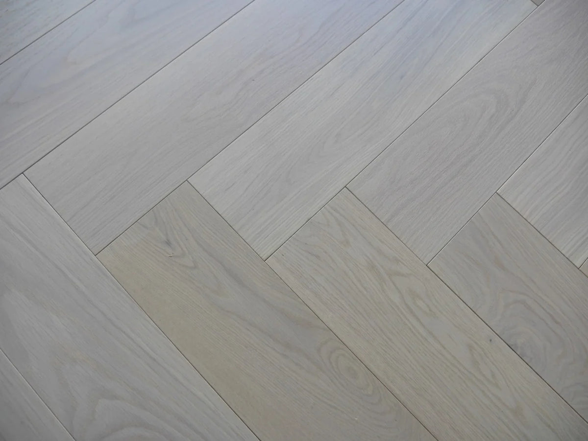 14(3)x125x600 White Oiled Engineered Oak Herringbone - Box Coverage 1.2m2