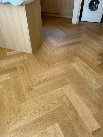 14(3)x125x600 Brushed Natural Lacquered Herringbone Engineered Oak Flooring - Box Coverage 1.2m2