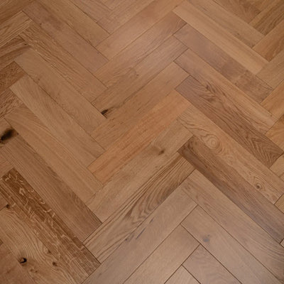14(3)x90x450 Natural Lacquered Engineered Oak Herringbone - Box Coverage 1.944m2