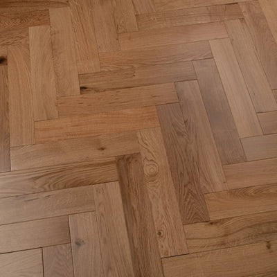 14(3)x90x450 Natural Lacquered Engineered Oak Herringbone - Box Coverage 1.944m2