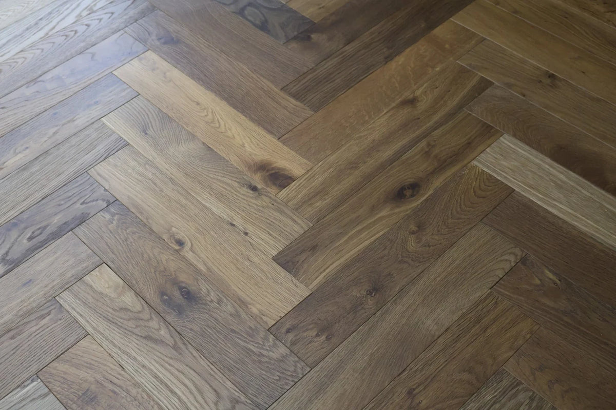 14(3)x90x450 Brushed Smoked Oiled Engineered Oak Herringbone - Box Coverage 1.944m2