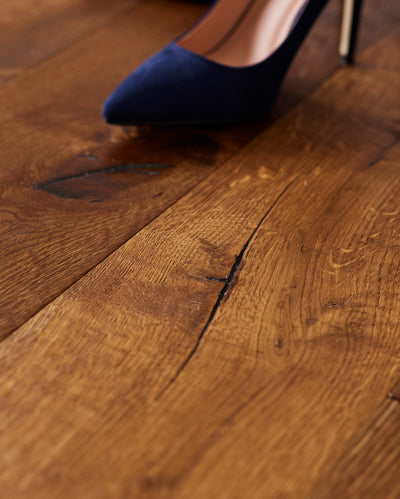 14(3)x190x1900 Smoked Brushed Hand Scraped Engineered Oak Flooring L1001