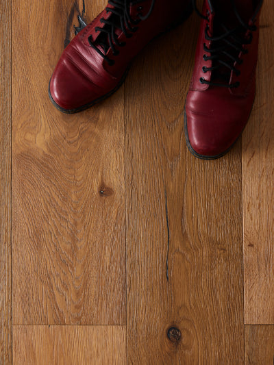 14(3)x190x1900 Smoked Brushed Light White Engineered Oak Flooring L1002