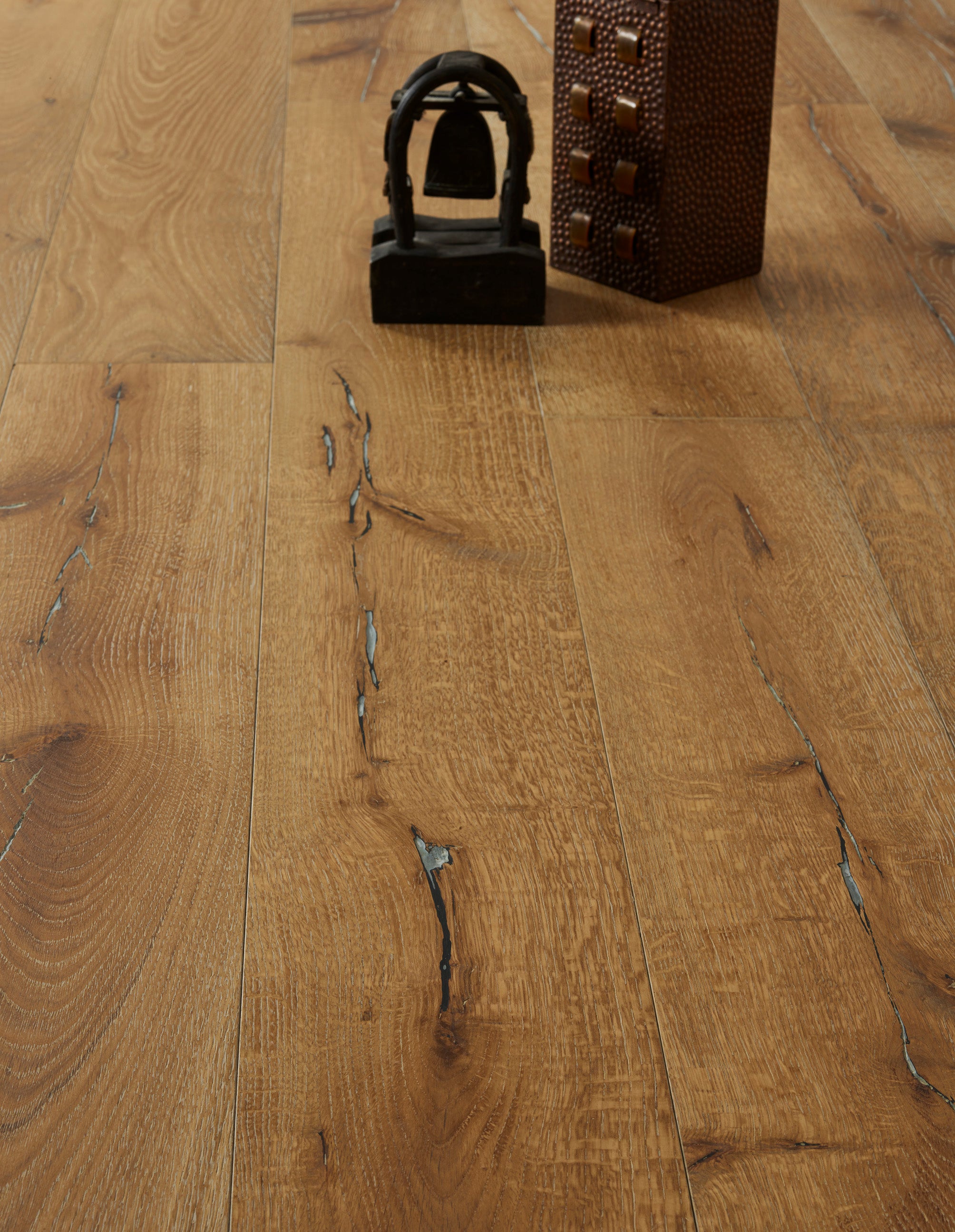 14(3)x190x1900 Smoked Limed White Engineered Oak Flooring L1003