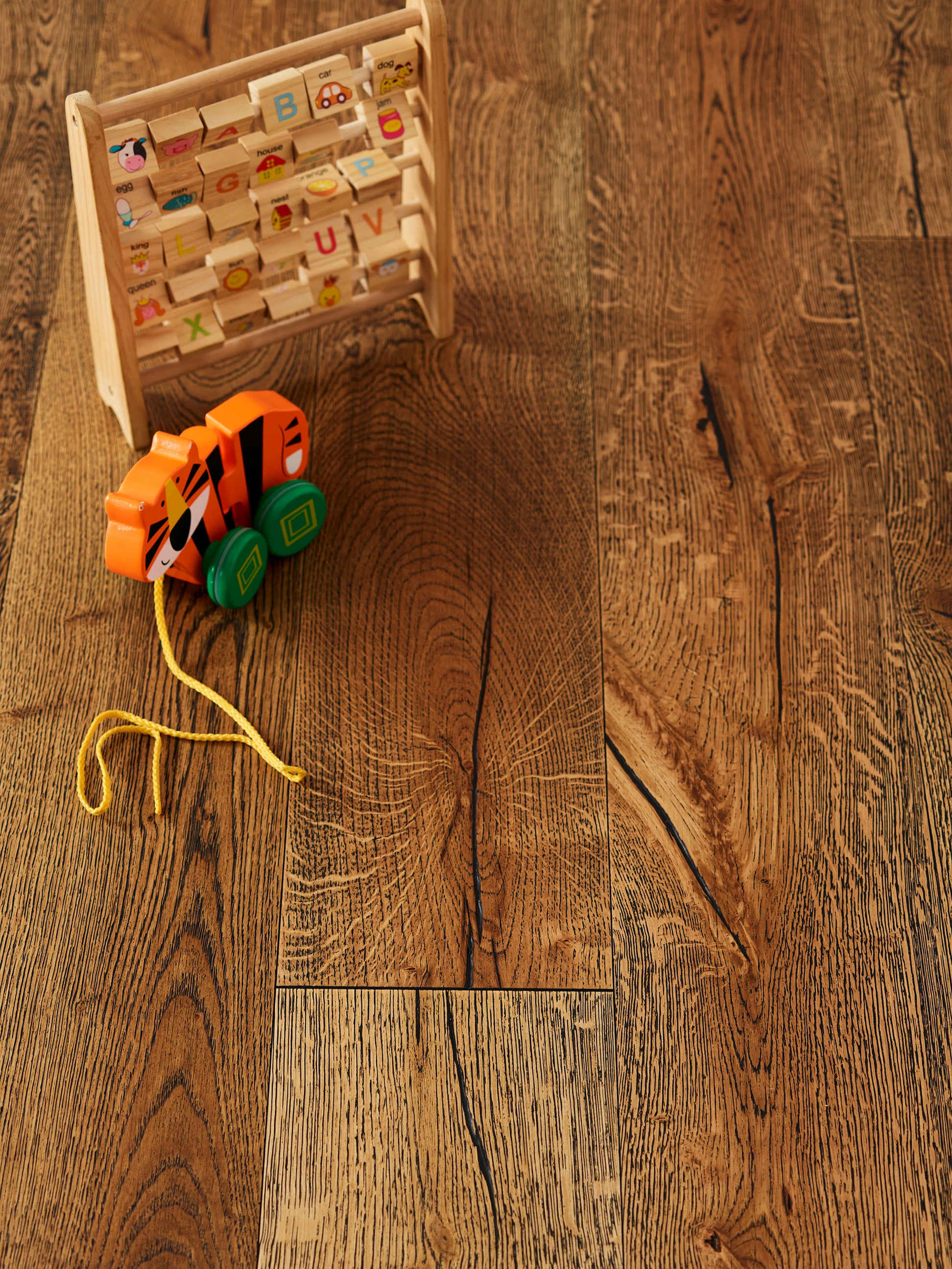 14(3)x190x1900 Brushed Black Grain Engineered Oak Flooring L1006