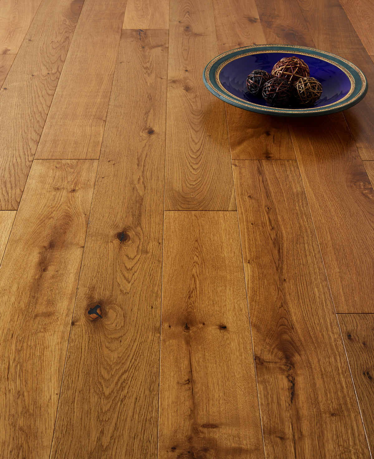 14(3)x190x1900 Brushed Smoked UV Oiled Engineered Oak Flooring E3004 - Box Coverage 2.888m2