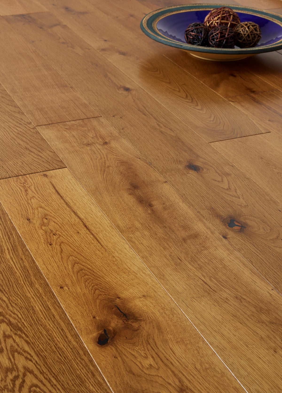 14(3)x190x1900 Brushed Smoked UV Oiled Engineered Oak Flooring E3004 - Box Coverage 2.888m2