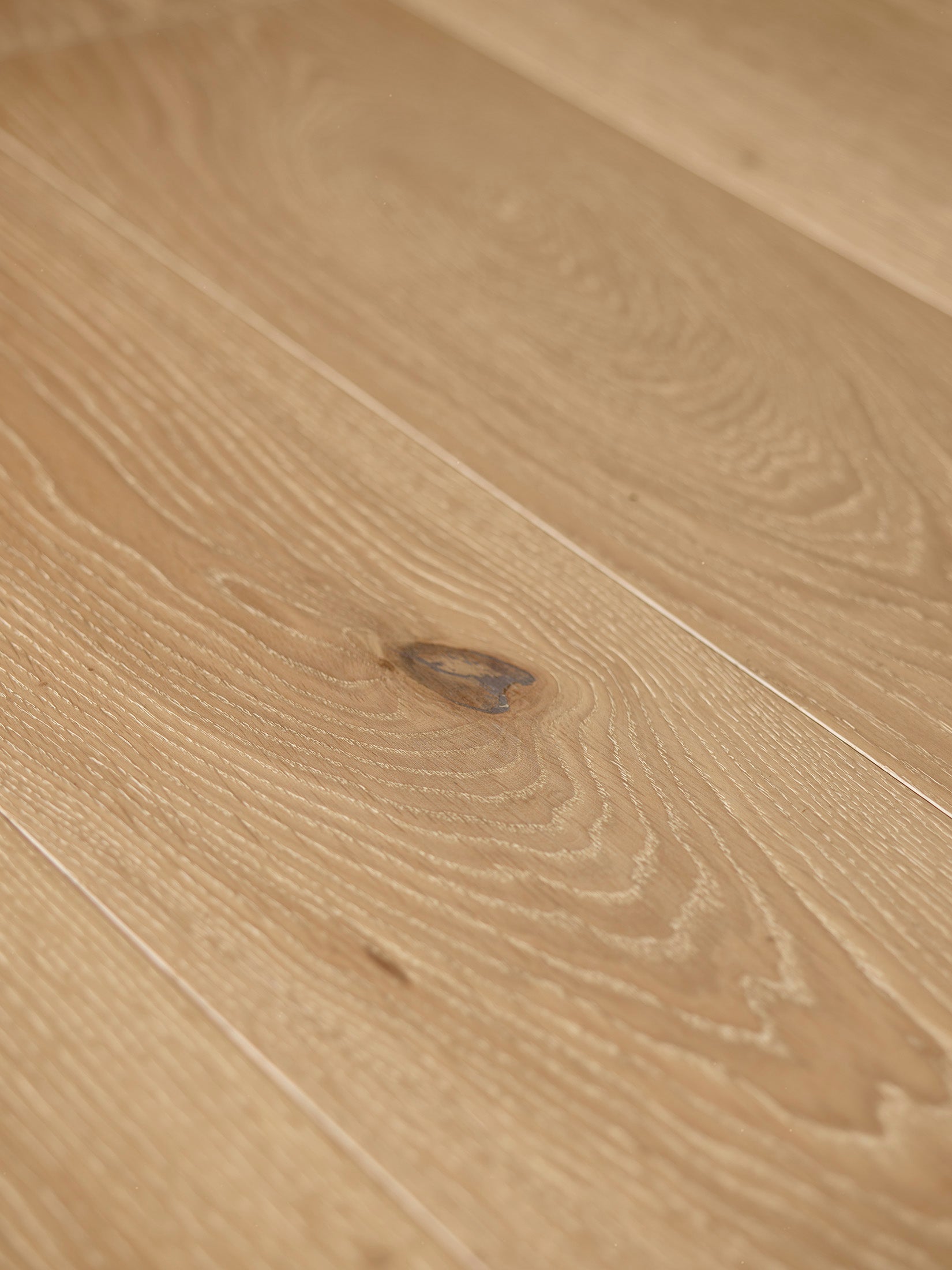 14(3)x190x1900 Brushed Ice White UV Oiled Engineered Oak Flooring M4003
