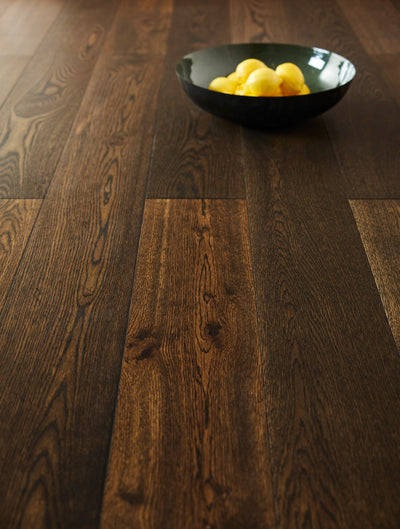 14(3)x190x1900 Brushed Dark Stain Lacquered Engineered Oak Flooring M4004