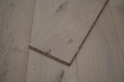 14(3)x220 Invisible Lacquered Rustic Engineered Oak Flooring - 2.904m2