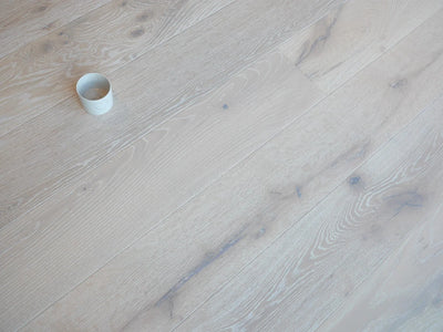 14(3)x190x1900 Cotton White Wash (Brushed Lac) Engineered Oak Flooring - Box Coverage 2.888m2