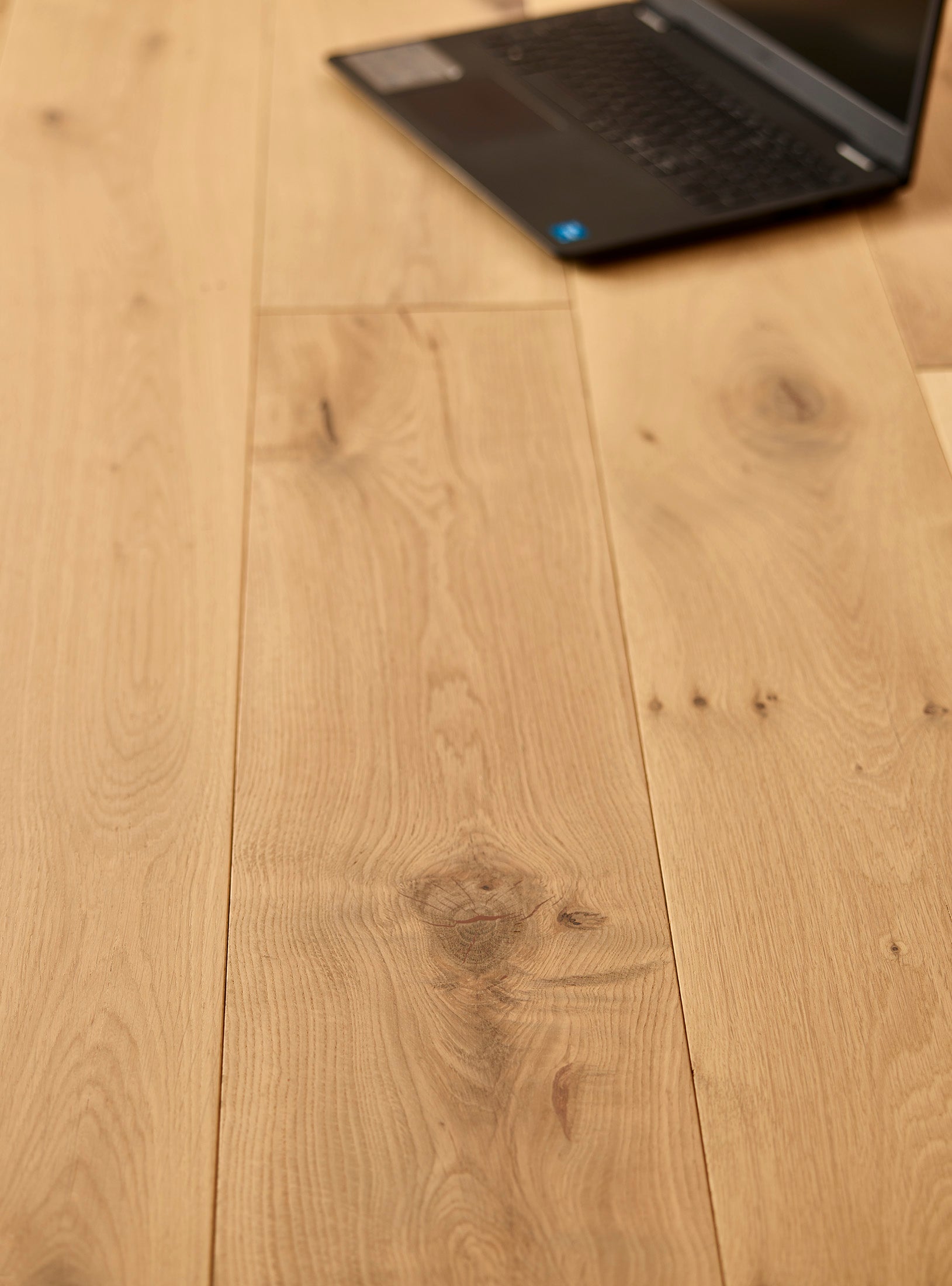 20(6)x190 Raw Invisible Lacquered Oiled Oak Flooring image 1