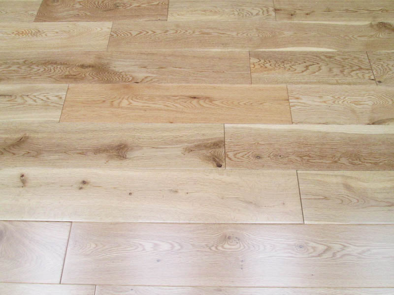 18x125 Lacquered Solid Oak Flooring image 1
