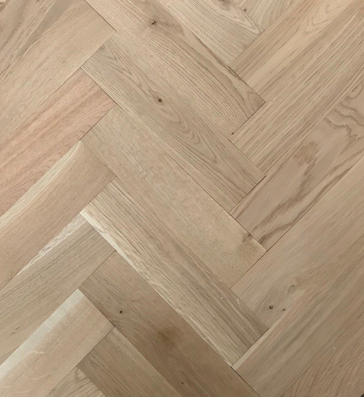 22 x 70 x 280 Unfinished Herringbone Solid Oak Flooring H1001 - Free Sample image 0